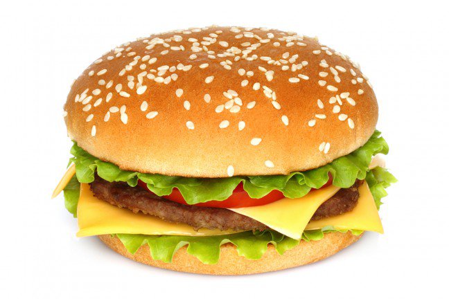 2. ½ kanapek sprzedawanych we Francji to hamburgery
2. ½ kanapek sprzedawanych we Francji to hamburgery
Dobrze przyrządzony hamburger jest pyszny, jednak ciężko zrozumieć, w jaki sposób może on pokonać wszystkie inne cuda kuchni francuskiej. To dość oburzające, że połowa kanapek sprzedawanych we Francji to burgery, zwłaszcza że wiele z nich pochodzi z popularnej fastfoodowej restauracji.