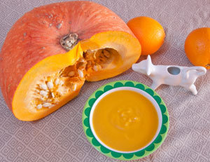 Słodka zupa z dyni i pomarańczy