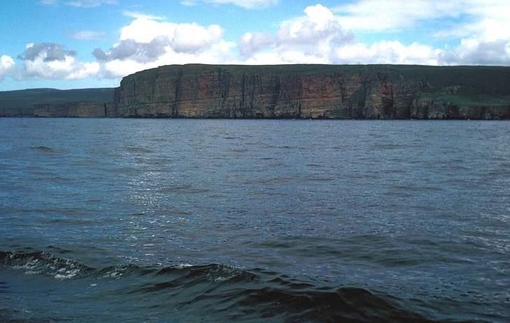 Cieśnina Pentland Firth – widok na Orkady