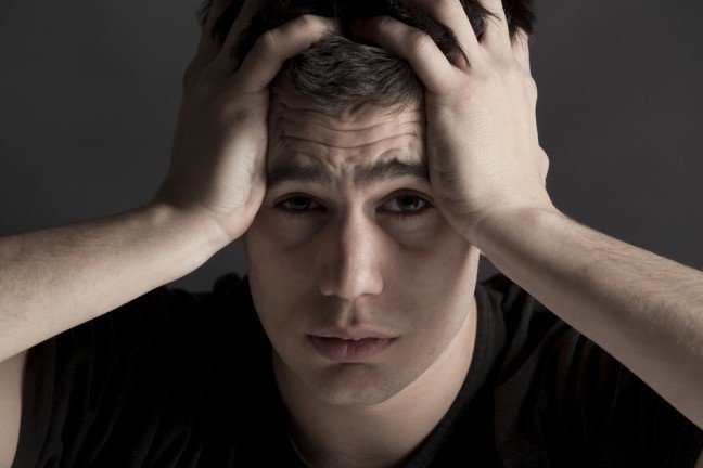 7. Stres
7. Stres
Stresujący tryb życia prowadzi do wzrostu kortyzolu – hormonu stresu. Kiedy poziom tego hormonu zwiększa się, odczuwasz wzmożony apetyt, szczególnie na produkty bogate w węglowodany.