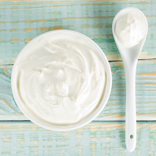6. Spożywanie nabiałuWeganie rezygnują nie tylko ze spożywania mięsa, lecz także produktów pochodzenia zwierzęcego. Oznacza to, że w ich diecie nie ma miejsca na produkty nabiałowe, takie jak twaróg, jogurty, mleko oraz jaja.