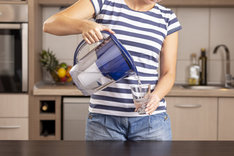Dzbanek filtrujący jest niezwykle skuteczny i zapewnia zawsze czystą wodę do picia.