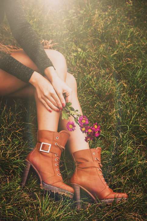 Trzewiki damskie to uniwersalne i efektowne obuwie na jesienną słotę.