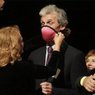 Biustonosz zamieniający się w maskę gazową wygrał Ig Nobla