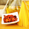 Pyszne spaghetti z czosnkiem i płatkami chilli